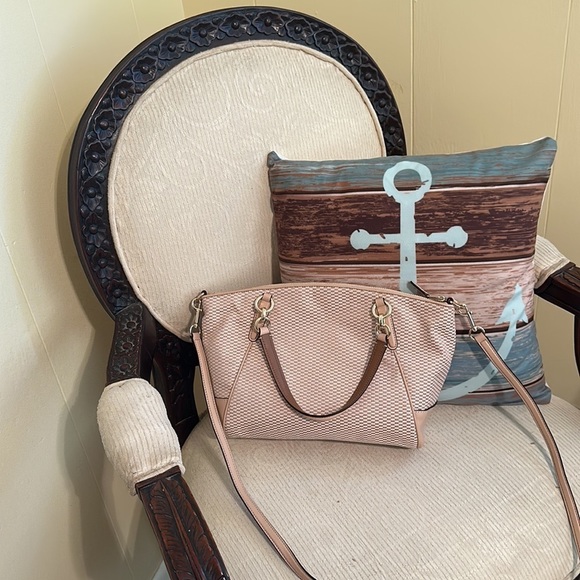 NWY Coach Legacy Ava tote in creme - Picture 10 of 10